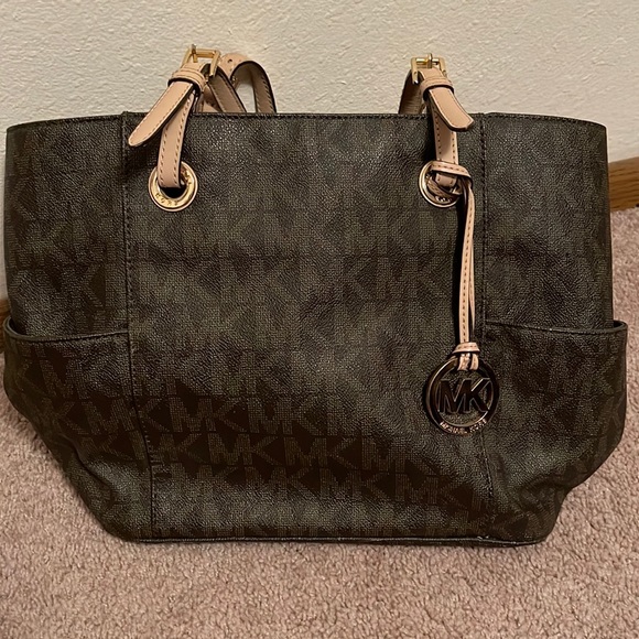 Michael Kors Handbags - Michael Kors tote purse